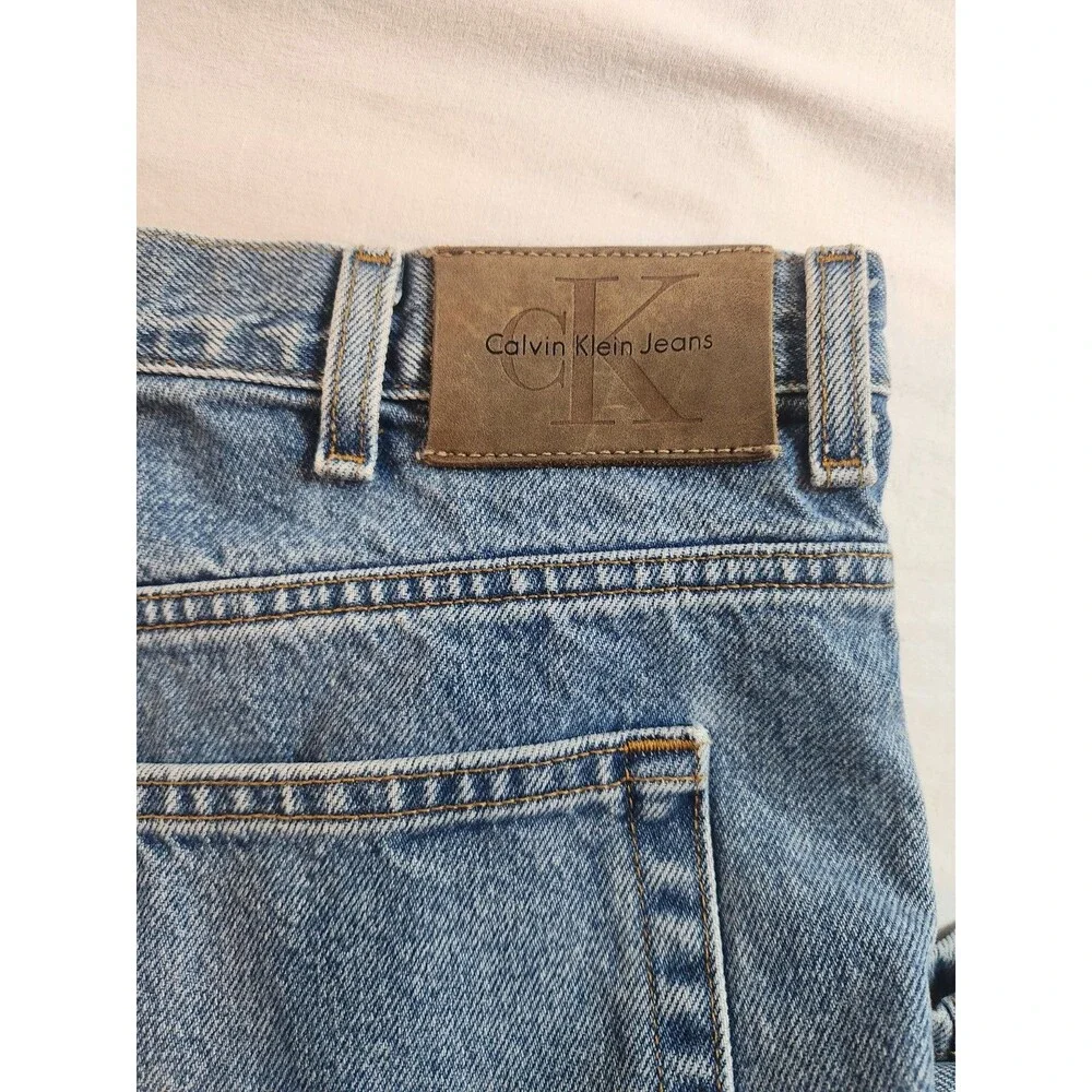 Calvin Klein Jeans Men's Size 36x32 Light Wash Blue Denim Jeans Pre-Owned